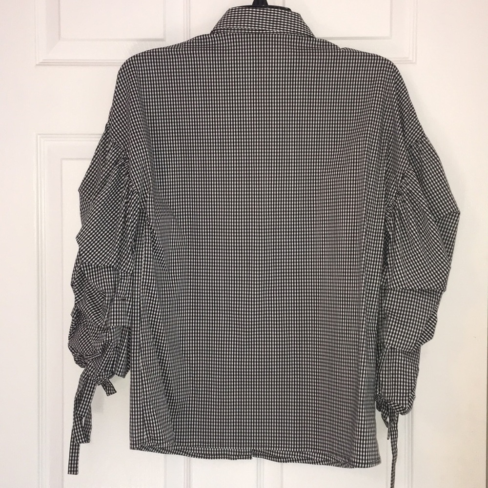 Gingham Print Ruffle Sleeve Button Up - Picture 8 of 9